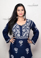 Hoor Modal Chikankari Kurti Close | lucknowi chikankari kurti | lakhnavi kurti | chicken curry kurta | lucknowi chikan kurta