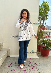 Siyara Short Cotton Chikankari Kurti - White
