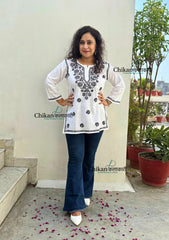 Siyara Short Cotton Chikankari Kurti - White
