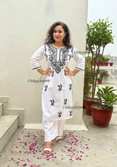 Siya White Cotton White Chikankari Kurti