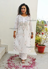 Zareen Mulmul White Chikankari Kurti